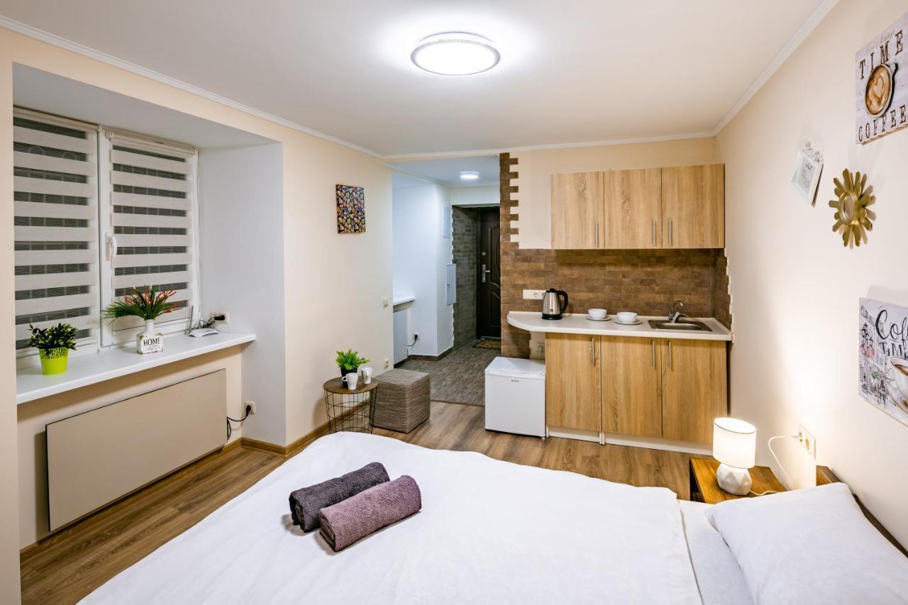 Romari Rynok Square 3 Apartment Lviv Exterior photo